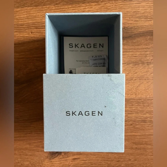 Skagen Signature - SKW2692 (Silver) Mesh Watch - Picture 4 of 12